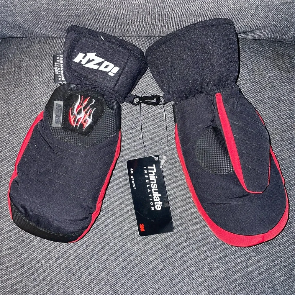 🧤New Black and Red Youth Thinsulate Mittens
